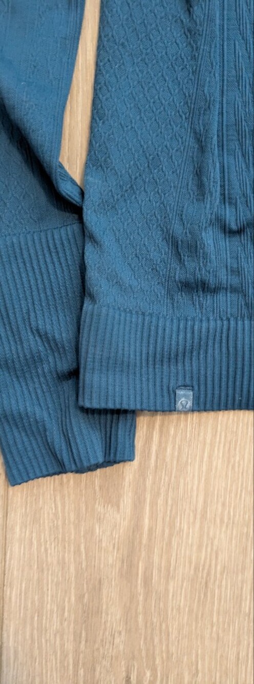 Lululemon Rest Less pullover Cable Pattern Size Small - Picture 3 of 7